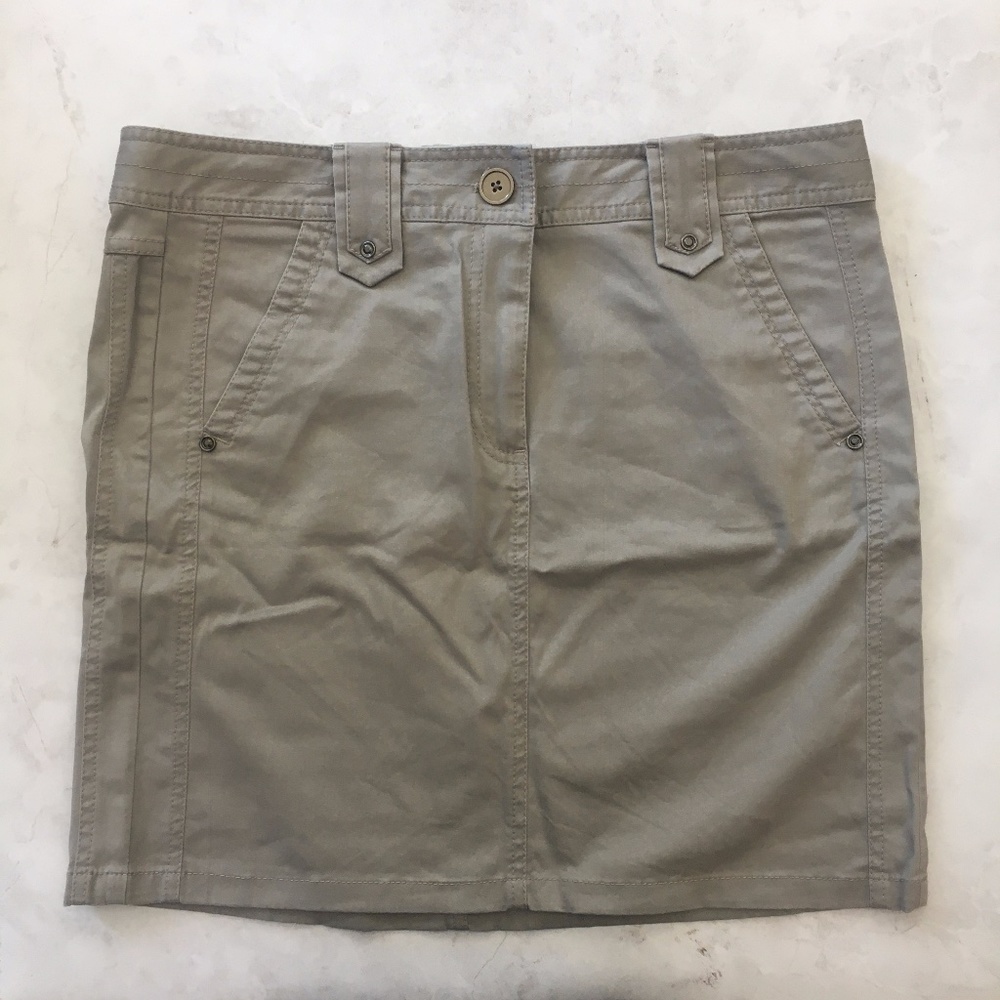 ⭐️ Ann Taylor Grey Cargo Skirt 8